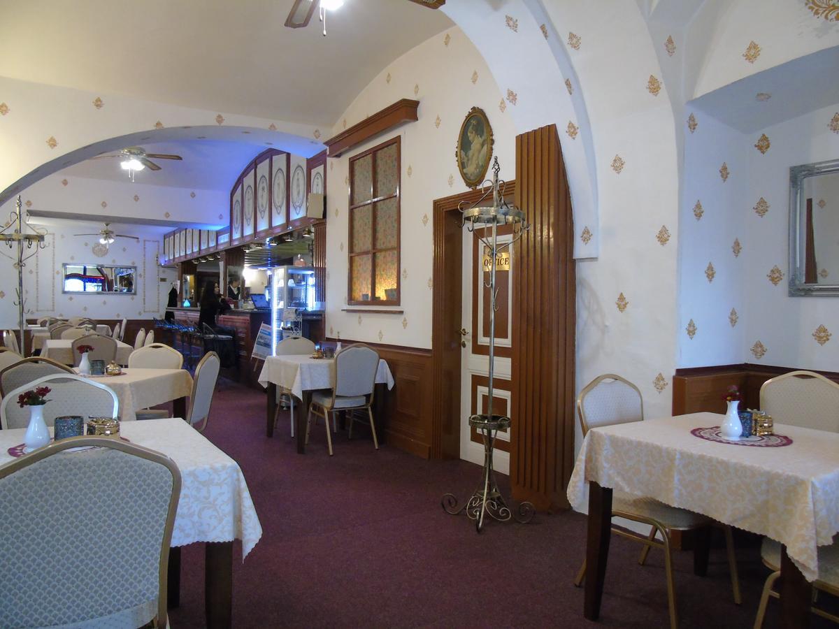 Gl Hotel Trutnov Exterior foto