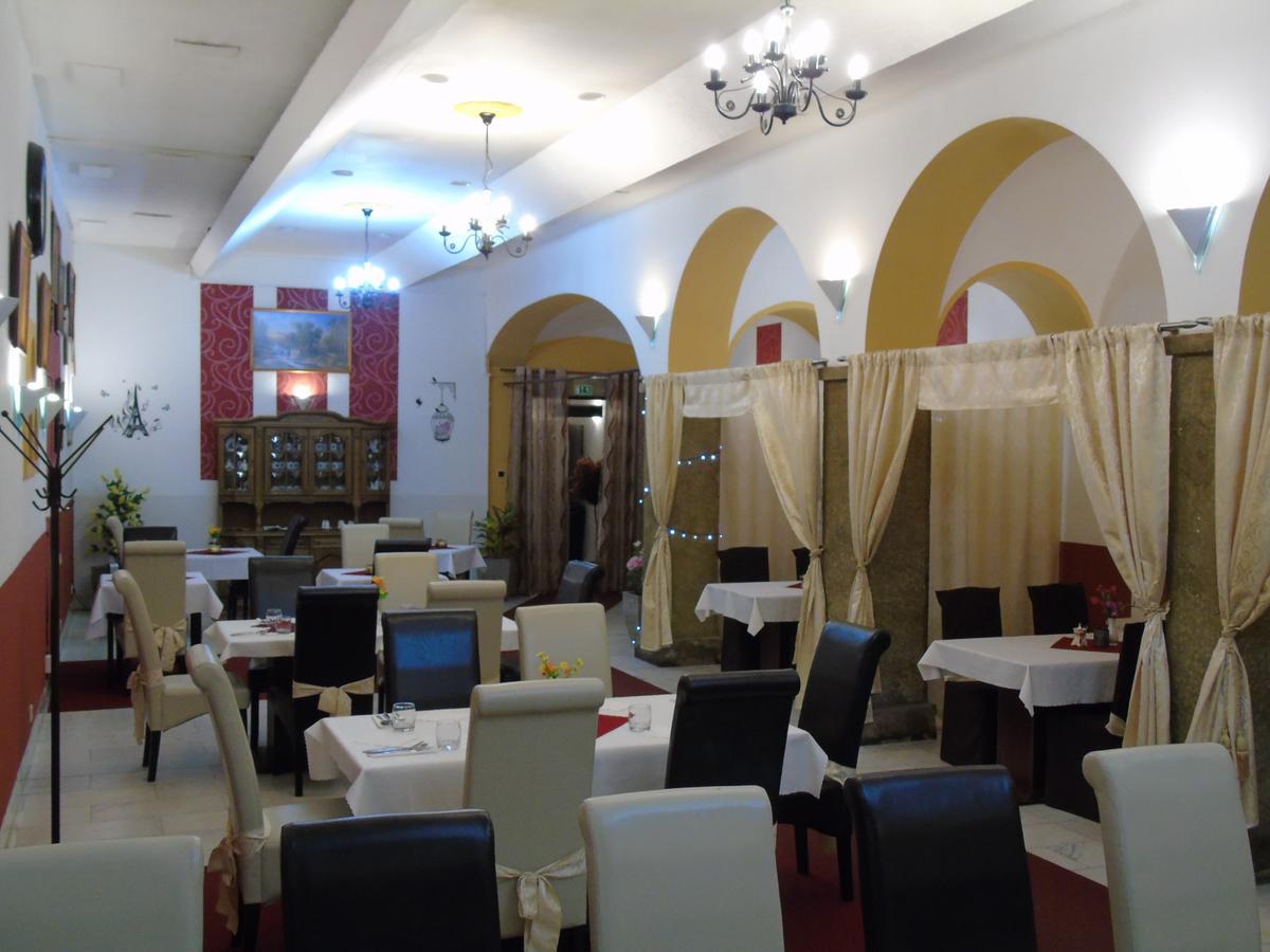 Gl Hotel Trutnov Exterior foto