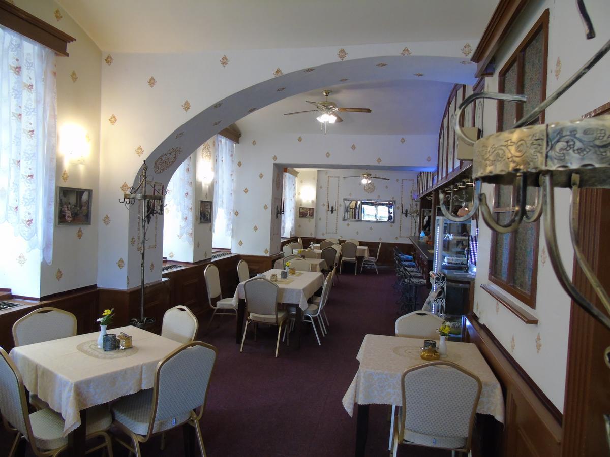 Gl Hotel Trutnov Exterior foto